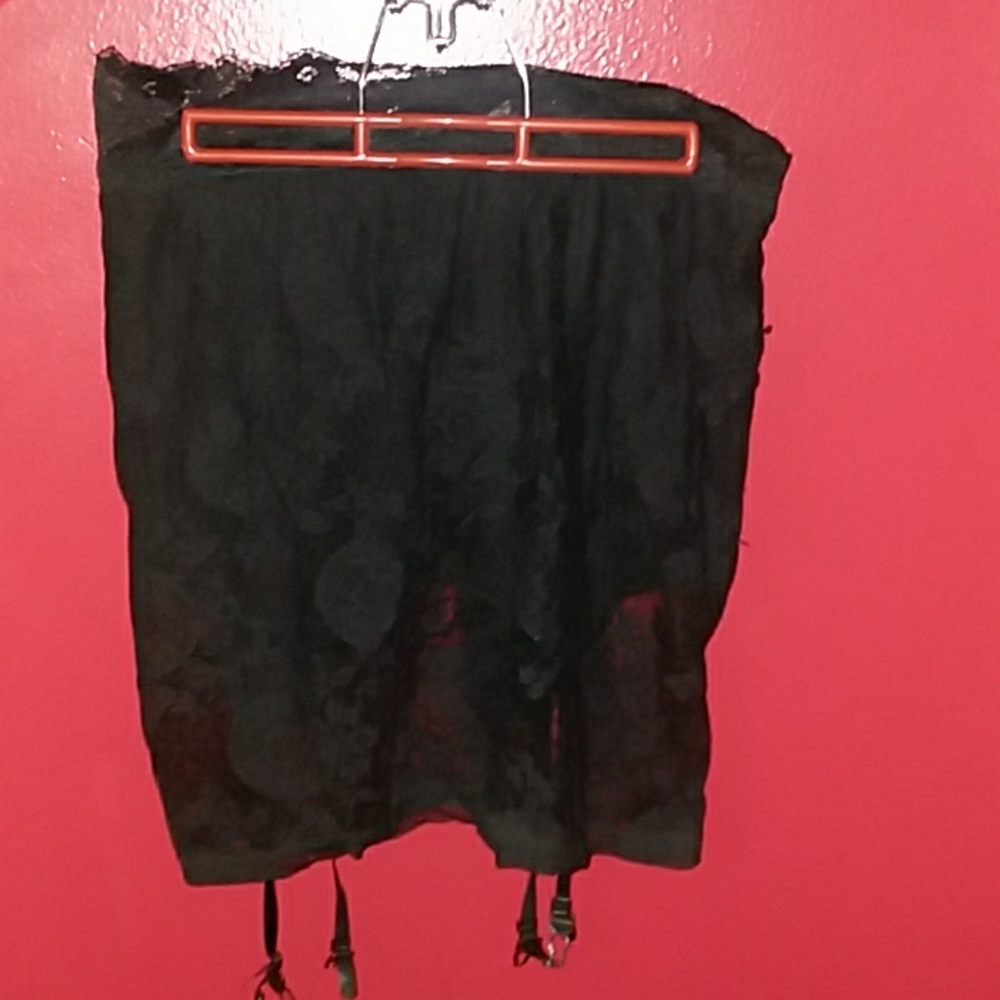 XL lace mini skirt w/ garter straps blacklist